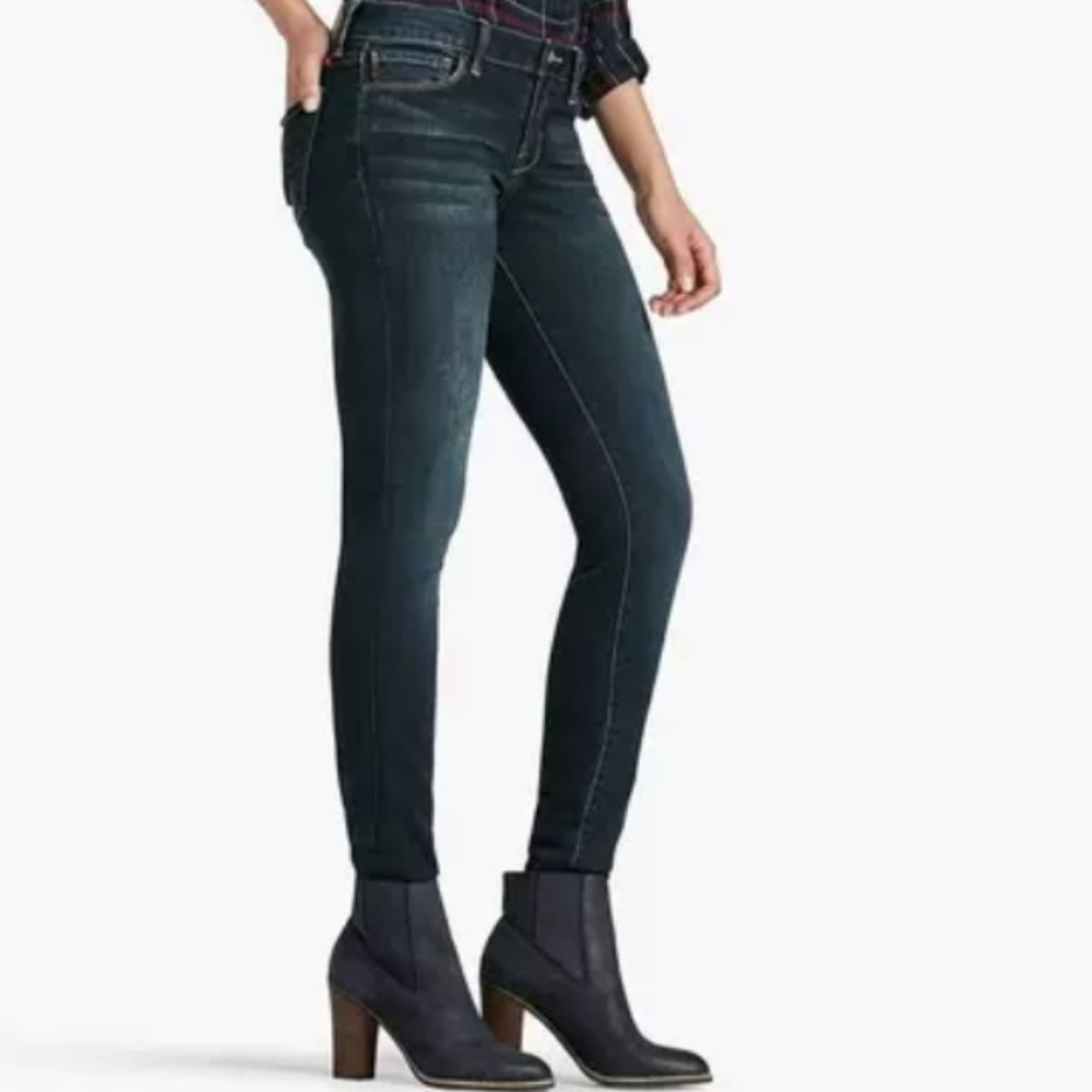 Lucky brand jeans, never been worn!!